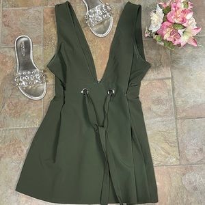 Tresics large army green v neck plunge dress